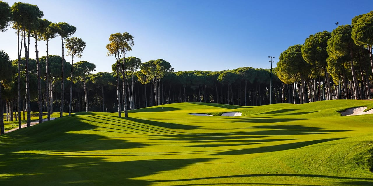 What are the best months for golf in Turkey?